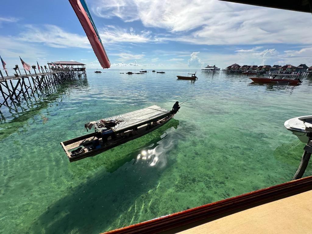 Ferienwohnung Mabul Backpackers Mabul Island Exterior foto