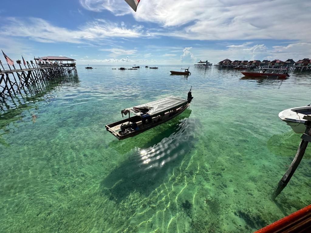 Ferienwohnung Mabul Backpackers Mabul Island Exterior foto