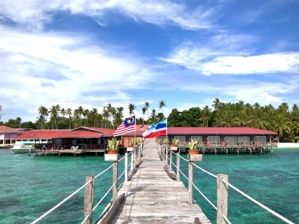 Ferienwohnung Mabul Backpackers Mabul Island Exterior foto